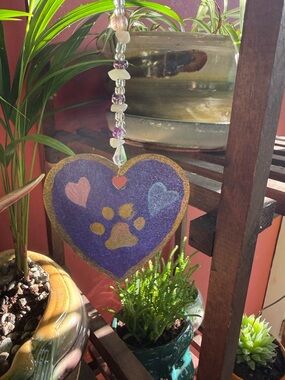 Hand crafted
Purple Heart Dog 
- Decorative Pet Accent